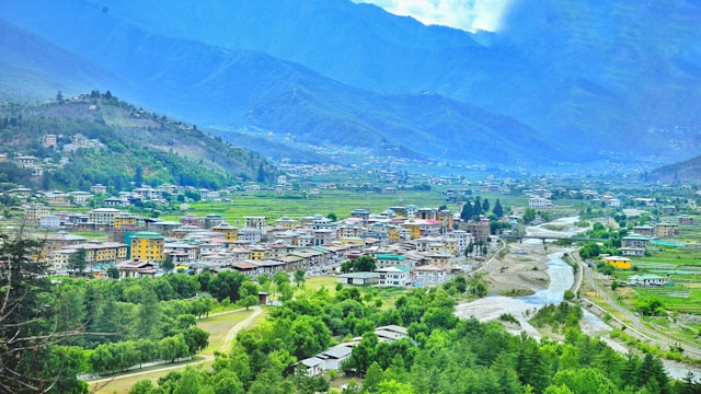 explore Paro town and shop for handicrafts