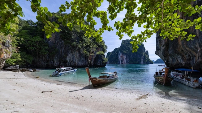  Enchanted Thailand: Temples, Beaches, and Island Getaways