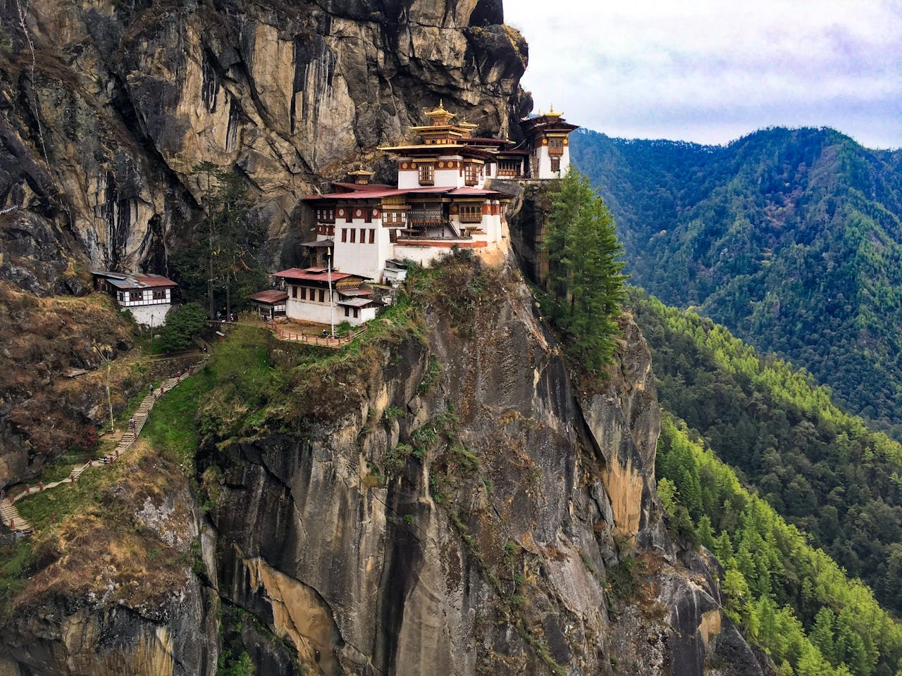  Tiger’s Nest Monastery (Taktsang)