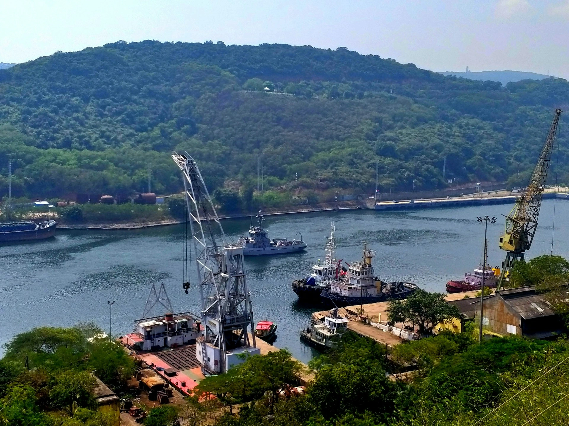  Coastal Wonders & Hilltop Bliss: Vizag & Araku Valley Tour