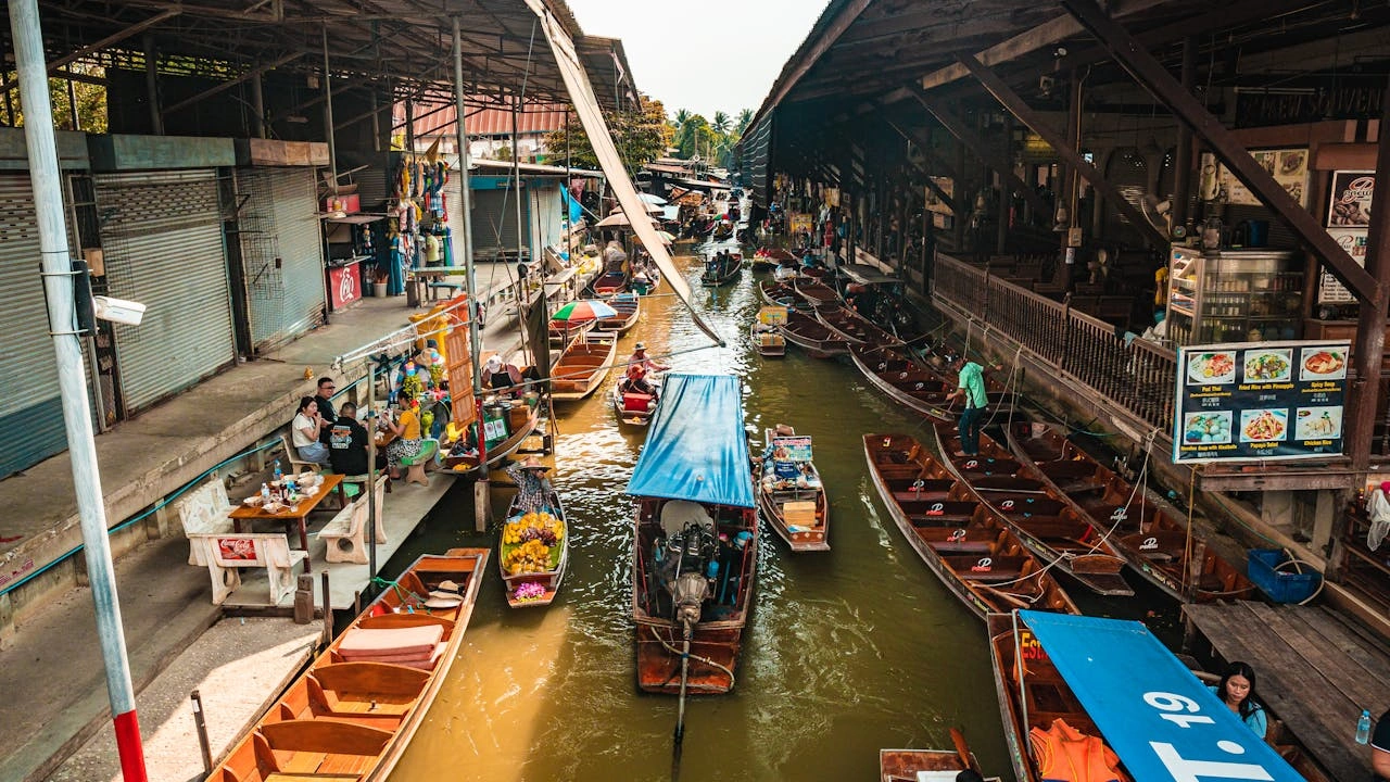 Amphawa Floating Market