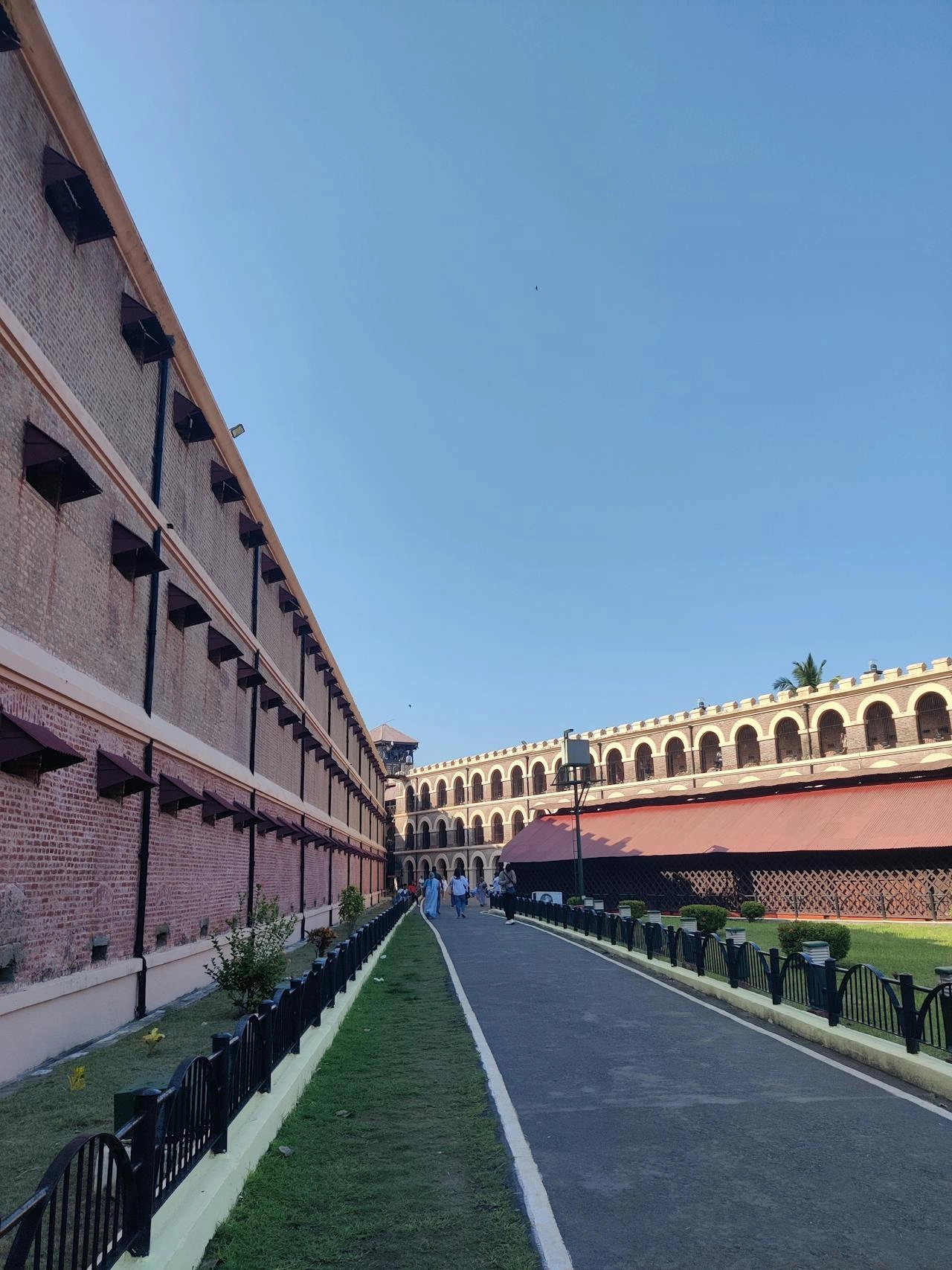 Halts: Cellular Jail.