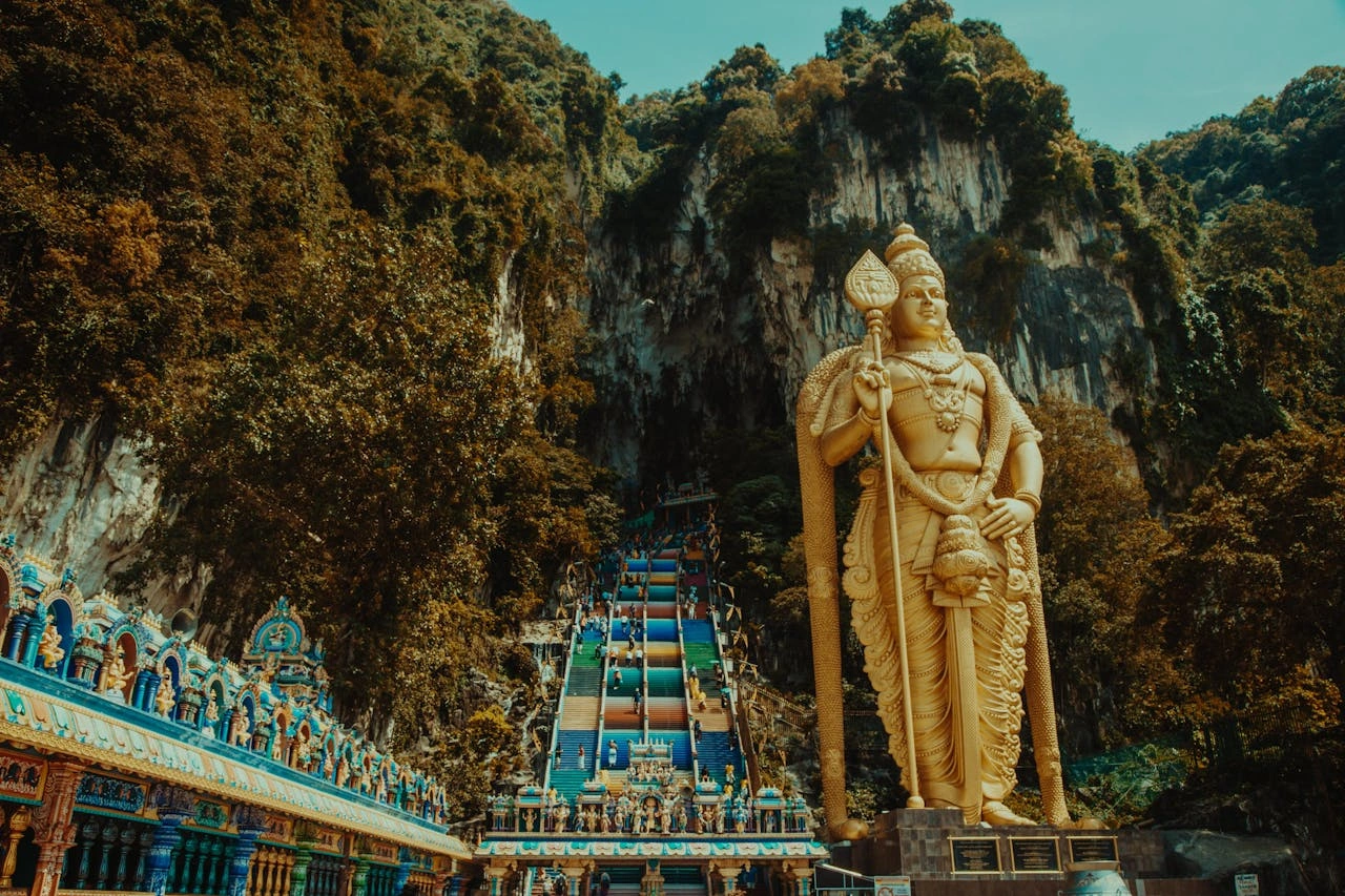  Batu Caves