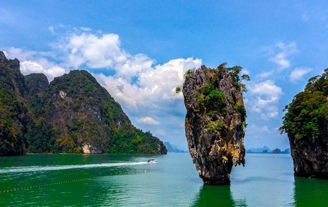  Enchanted Thailand: Temples, Beaches, and Island Getaways 2